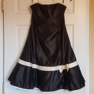 Jessica McClintock Strapless Evening Gown